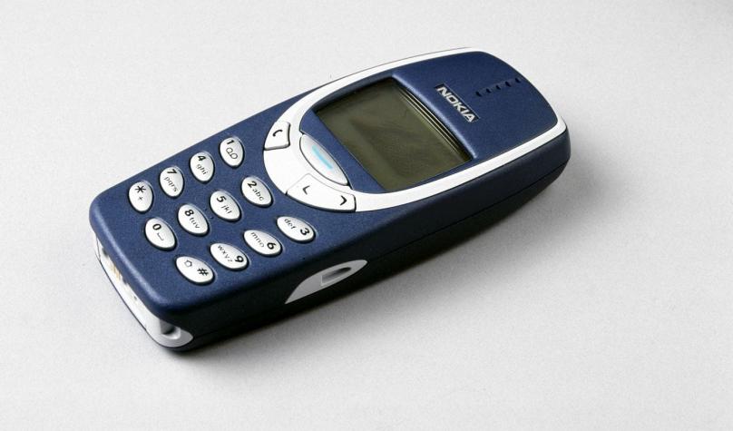 Hombre se tragó un "irrompible" Nokia 3310 y médicos tuvieron que operarlo para salvarle la vida