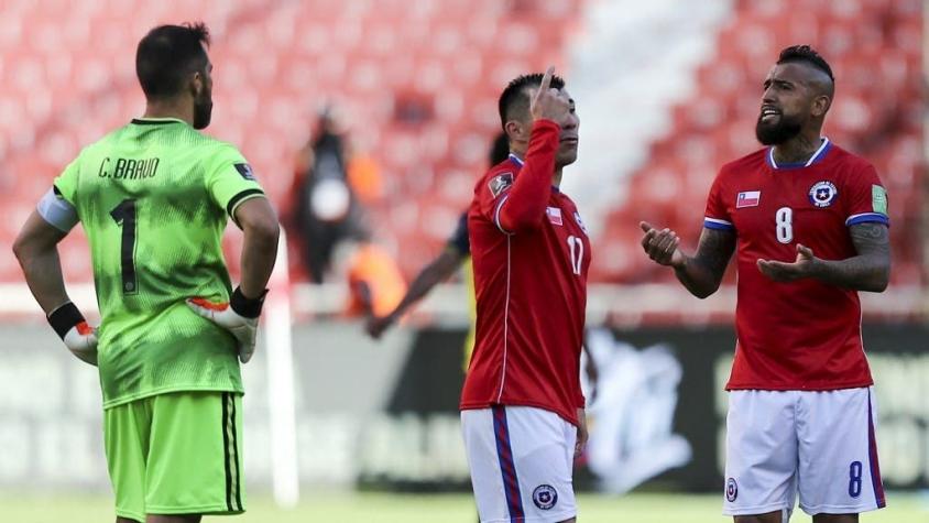 Ojo con las amarillas: 7 futbolistas de La Roja jugarán con Colombia al borde de la suspensión