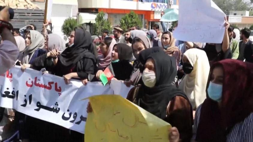[VIDEO] Afganas desafían a talibanes con numerosas protestas