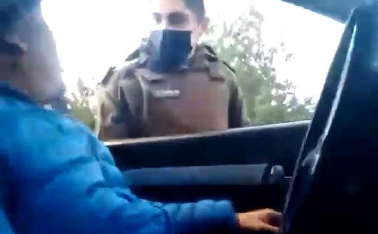Carabinero grabado pidiendo un soborno en Santiago queda con arresto domiciliario