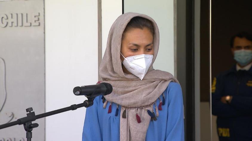 [VIDEO] Zainab es la primera refugiada afgana en llegar a Chile