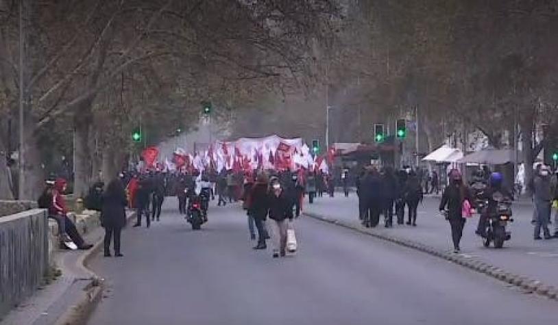 [VIDEO] Agrupaciones de Derechos Humanos marchan por la Alameda a 48 años del golpe de Estado