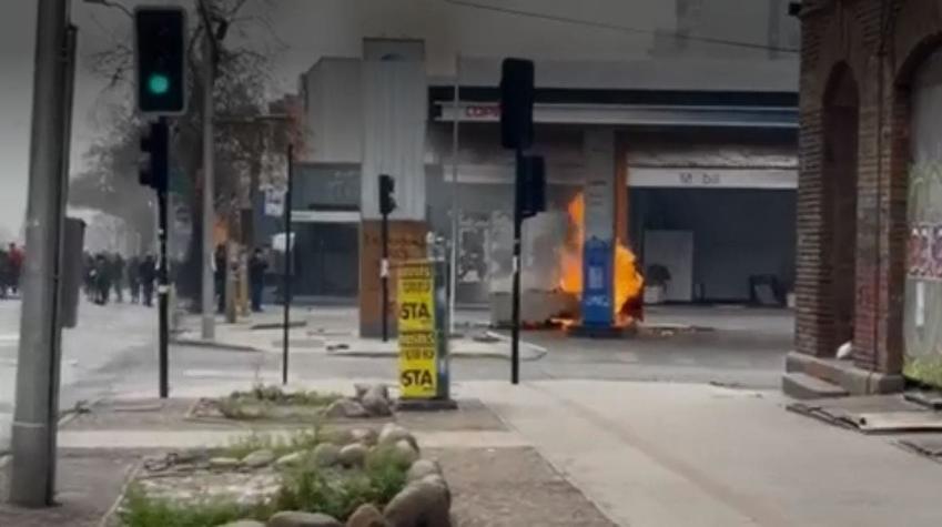 [VIDEOS] Incendio se registra en bencinera en comuna de Recoleta