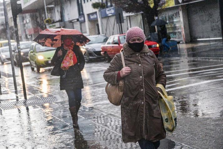 [VIDEO] Fuertes vientos y marejadas altas: Los registros del sistema frontal en zona centro-sur