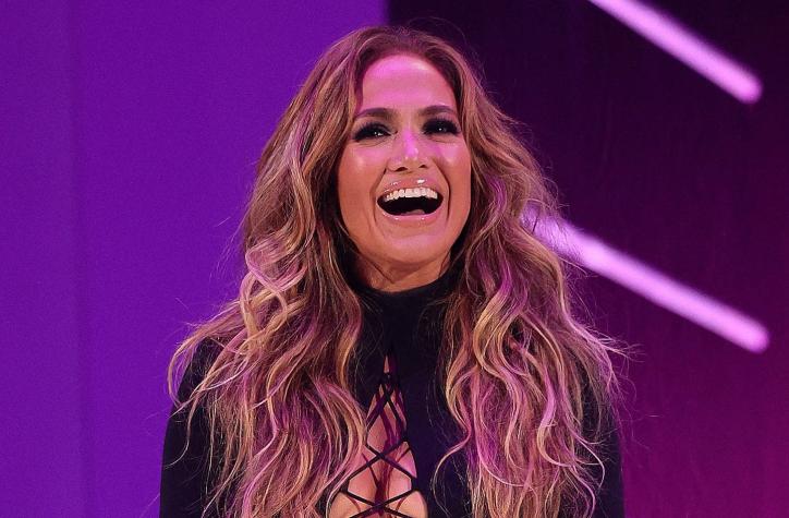 El micro atuendo de Jennifer Lopez en los MTV VMA's: se arriesgó con osada falda de cordones
