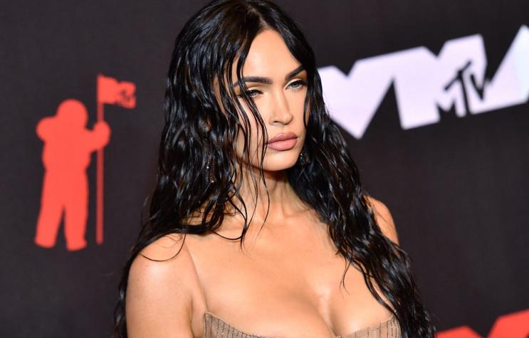 Naked dress: Megan Fox arrasó luciendo una transparencia en la alfombra roja de los MTV VMA's 2021