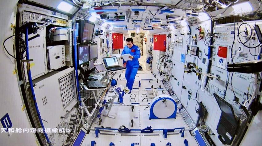 Astronautas chinos culminan misión récord de tres meses en el espacio