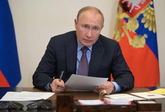 Presidente Putin anuncia que "decenas de personas" de su entorno tienen COVID-19