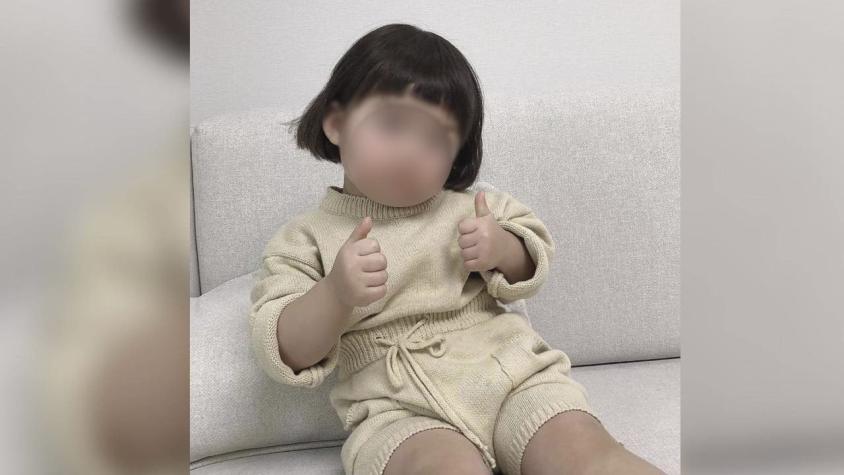 Familia de niña coreana insiste en que dejemos de usar sus stickers en WhatsApp