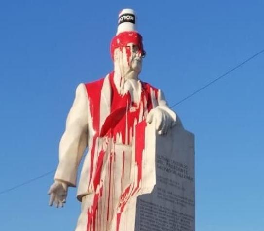 Desconocidos vandalizaron estatua de Salvador Allende en San Joaquín