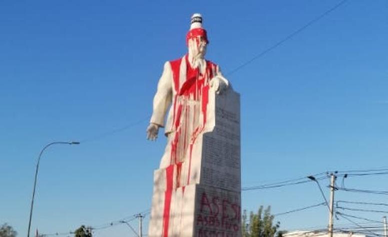 Partido Socialista condena vandalización a estatua de Allende: "Se ha atentado contra la democracia"
