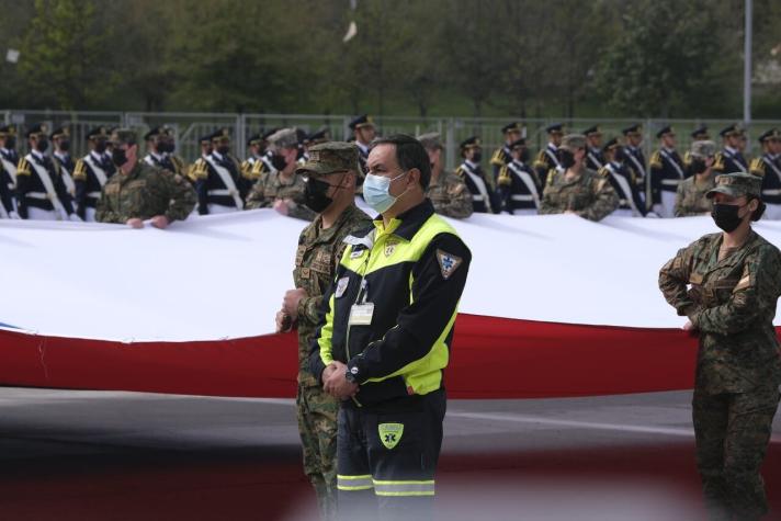 Parada militar estuvo marcada por homenaje a funcionarios que han enfrentado la pandemia