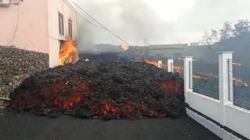 [VIDEO] Lava destruye cientos de casas en España y deja a 5 mil personas evacuadas