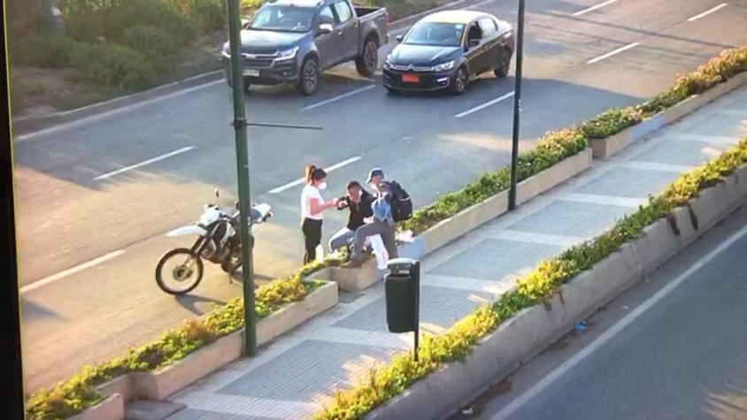 [VIDEO] Culpable fue detenido: Motociclista se salvó de perder la vida por hilo curado