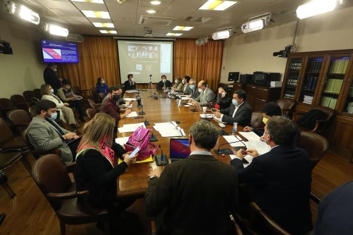 Cuarto Retiro: Comisión rechaza impuesto a la renta y seguirá con la tramitación la próxima semana Cuarto Retiro: Comisión rechaza impuesto a la renta y seguirá con la tramitación la próxima semana