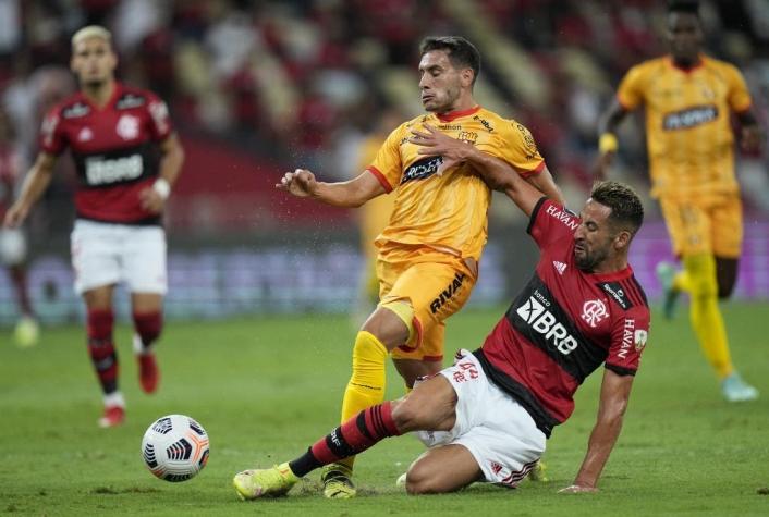 Mauricio Isla deja atrás las críticas y se llena de elogios jugando por el Flamengo