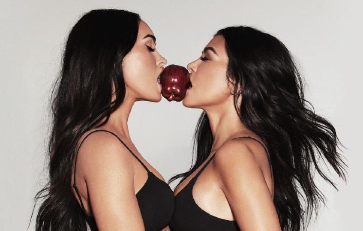 Lencería y una manzana: Kourtney Kardashian y Megan Fox se destapan para nueva campaña de Skims