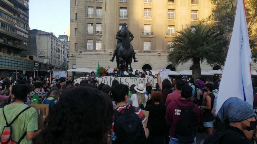Fridays For Future: Marcha contra el cambio climático se registra en el centro de Santiago