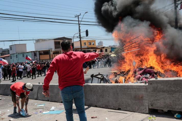 [VIDEO] Fiscalía abre investigación tras violento ataque a inmigrantes en Iquique