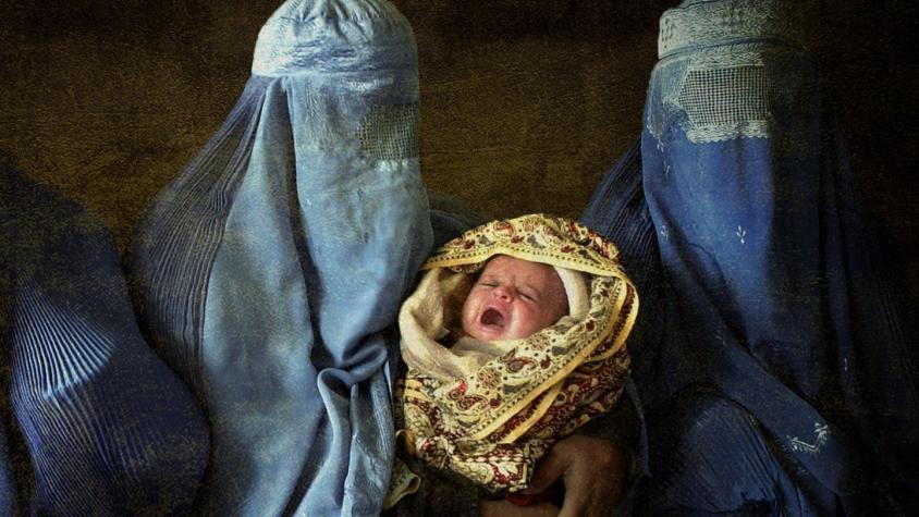 Afganistán | La "horrible experiencia" de dar a luz bajo el régimen talibán