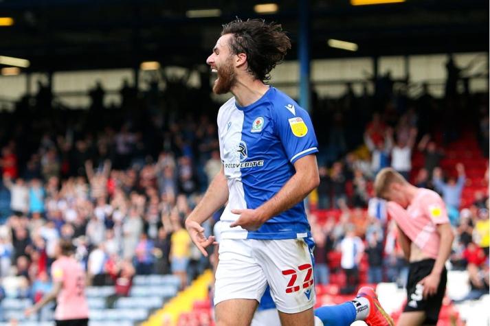 Ben Brereton es portada en Inglaterra tras hat trick en goleada del Blackburn Rovers