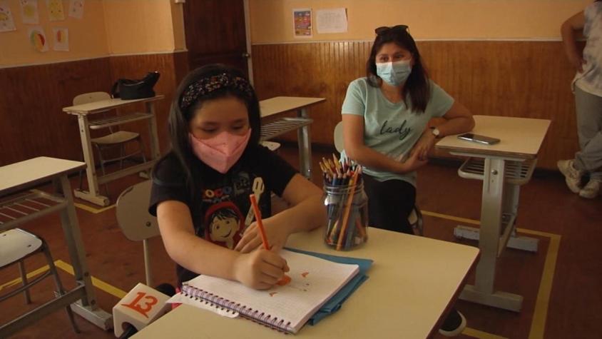 [VIDEO] Niña de 8 años propone "pedir disculpas" a migrantes en tarea escolar