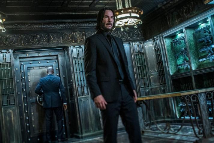 O presente hilário de Keanu Reeves aos dublês de 'John Wick 4