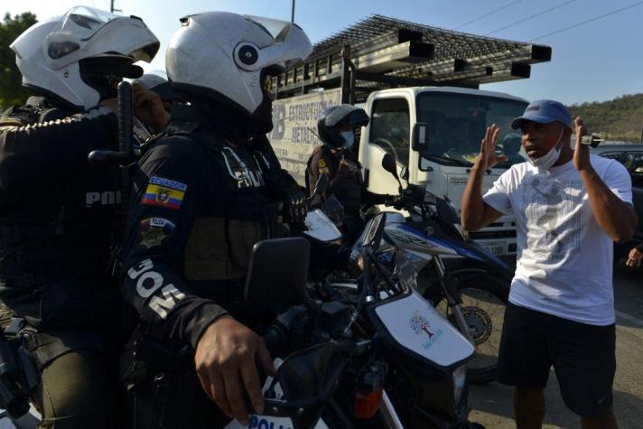 Policía de Ecuador asume control de una cárcel tras masacre de 118 presos