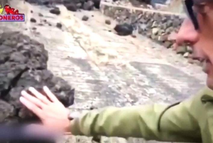 [VIDEO] Periodista se quema en vivo luego de tocar la lava del volcán Cumbre Vieja en España