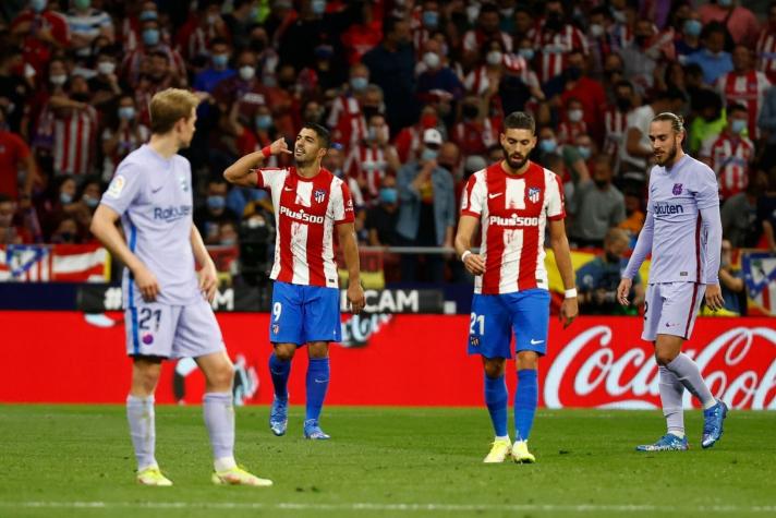 El Atlético y Luis Suárez hunden aún más a un Barcelona sin alma