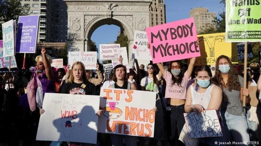 Miles de mujeres marchan en Estados Unidos a favor del aborto