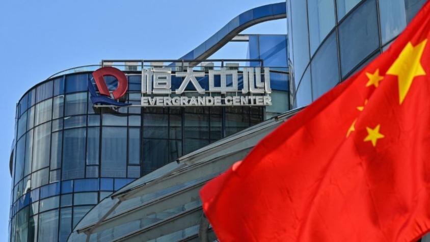 Gigante inmobiliario chino Evergrande suspende operaciones en bolsa de Hong Kong
