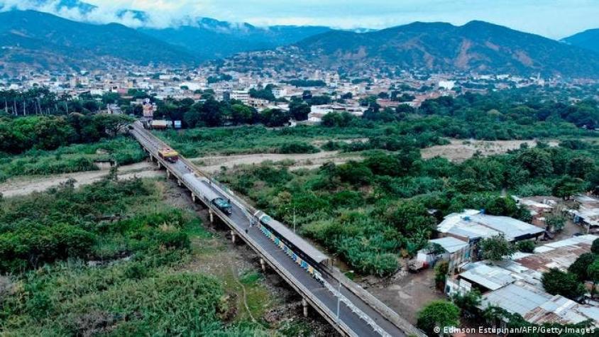 Venezuela reabre frontera con Colombia tras años de cierre Venezuela reabre frontera con Colombia tras años de cierre