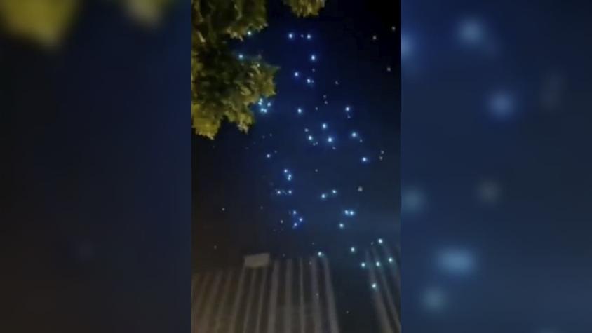 Lluvia de drones: Decenas de drones caen en medio de un accidentado espectáculo de luces