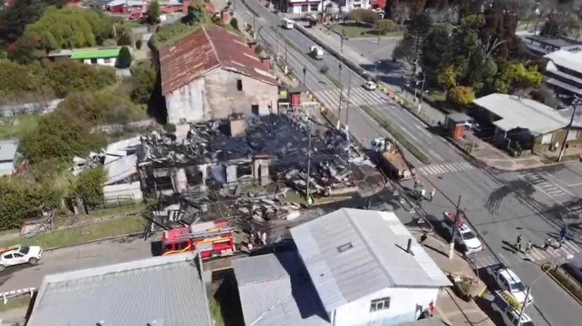 [VIDEO] Incendio destruye patrimonial Casa Eyheramendy, icónico monumento del Biobío