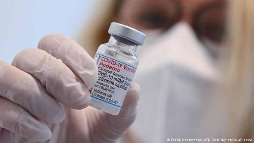 Suecia y Dinamarca suspenden uso de vacuna de Moderna en jóvenes