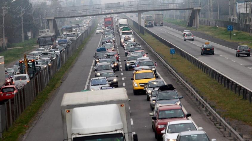 Fin de semana largo: Gobierno proyecta que más de 400 mil vehículos saldrían de Santiago