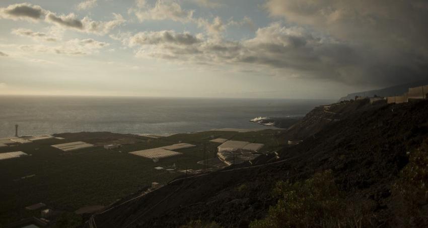 Cenizas del volcán provocan nuevo cierre de aeropuerto de isla española de La Palma