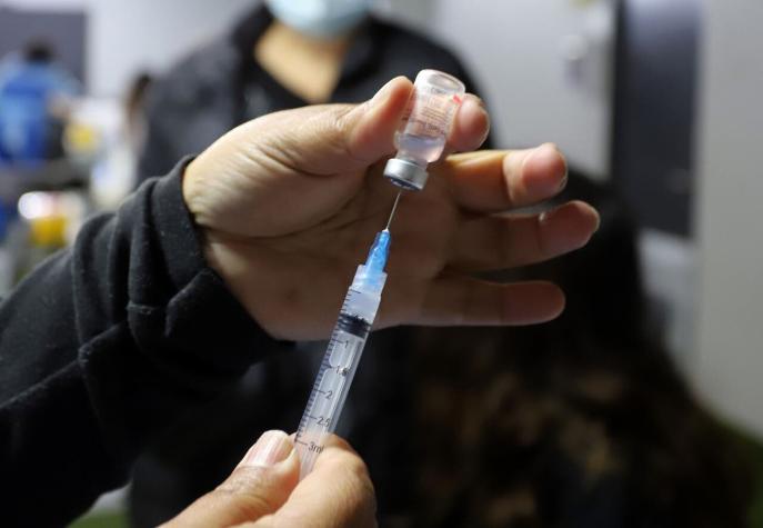 Estudio francés: Las vacunas son eficaces al 90% contra formas graves de Covid-19