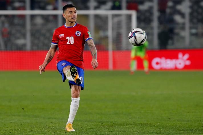 Los ocho jugadores de La Roja que están al borde de la suspensión en el duelo frente a Perú