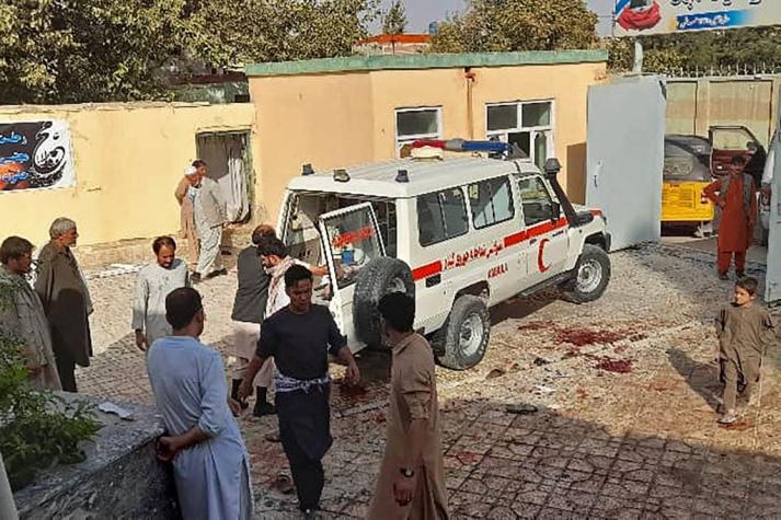 Al menos 50 muertos tras atentado suicida en mezquita de Afganistán
