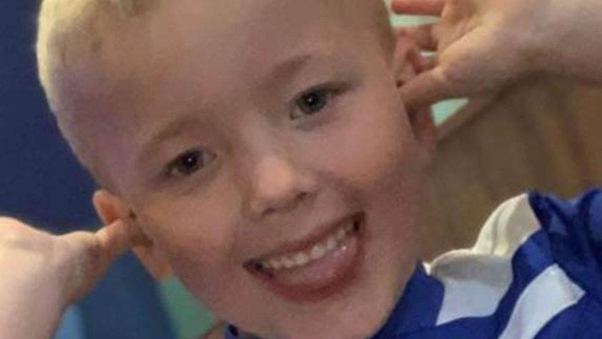 Padres torturan y asesinan a su hijo de 6 años en Reino Unido: Lo envenaron con sal