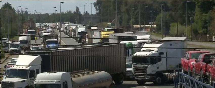 [VIDEO] Camioneros suspenden temporalmente manifestaciones en el sur del país