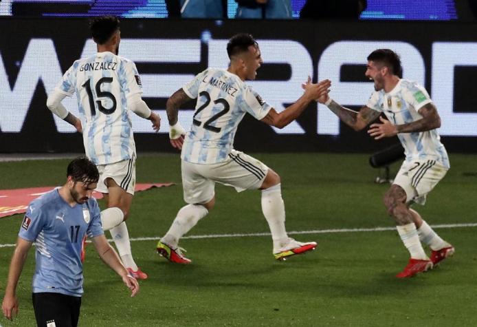 Argentina golea a Uruguay y avanza a paso firme a Qatar 2022