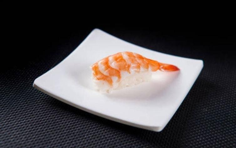 [FOTO] Encuentran en Japón un parásito que tiene forma de pieza de sushi