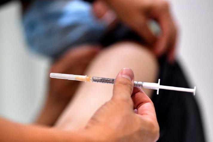 Nueva Zelanda alcanza cifra récord de contagios de COVID-19 pese a vacunación