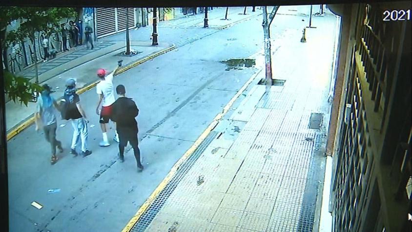 [VIDEO] Locales comerciales fueron saqueados en el centro de Santiago