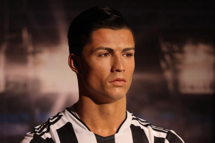 Conocido museo de cera abre sede en Dubái y exhibe a Cristiano Ronaldo con la camiseta incorrecta