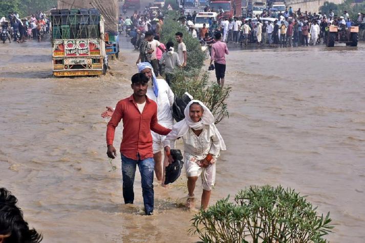 Cerca de 200 muertos dejan las fuertes lluvias en India y Nepal