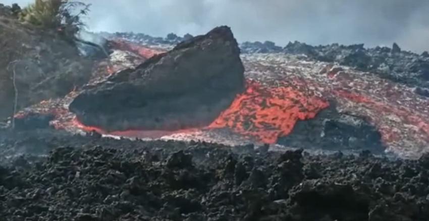 Video registra el arrollador avance de la lava de volcán en La Palma